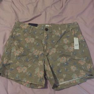 Gap floral shorts 10